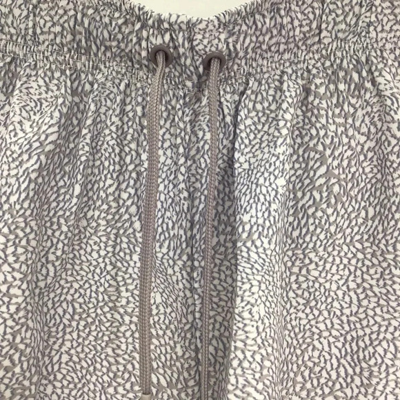 Body Women’s Athletic Running Lined Shorts Quick Dry Gray/White Size Small - Picture 3 of 7